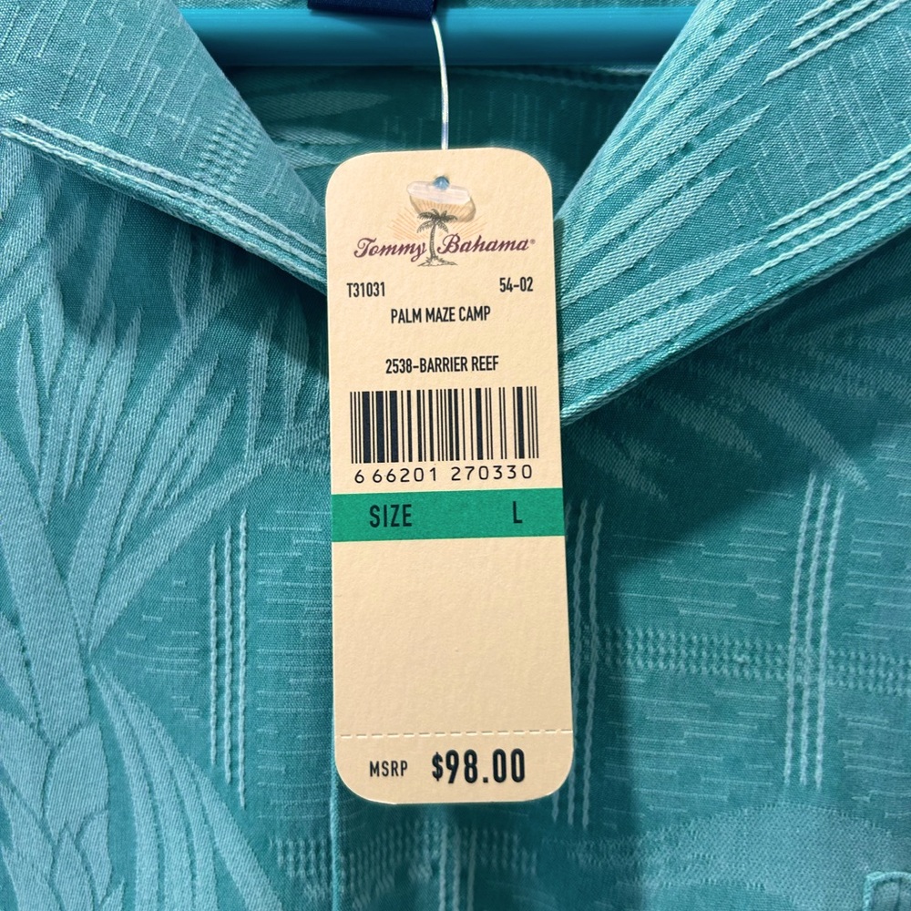 New with tags Tommy Bahama 100% Silk Hawaiian Resort Shirt. Retail $98.00. Large